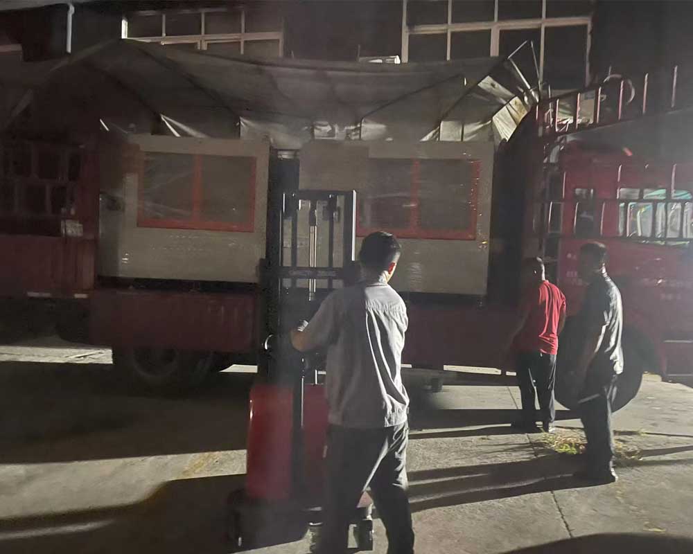 【浙江】兩臺復購鋁型材自動切割機，夜色中發貨走起！！