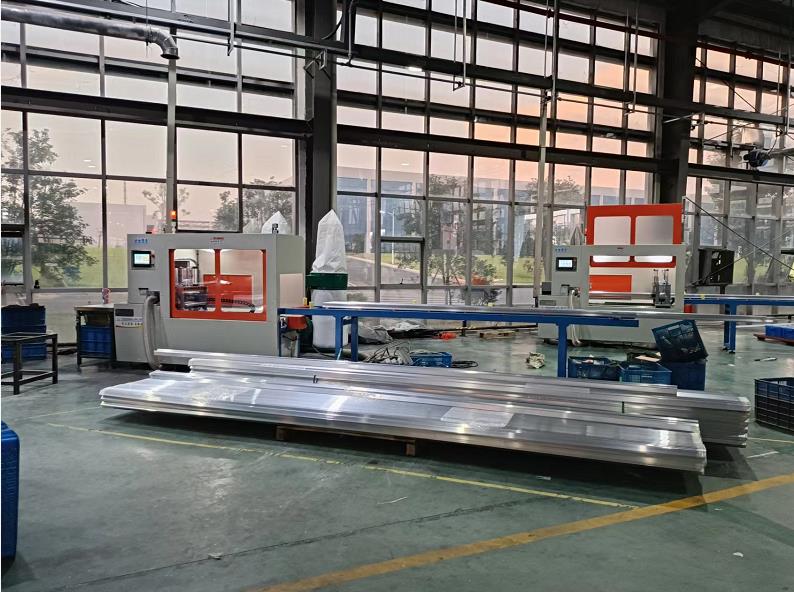 【江西】高精密全自動角碼機用于太陽能光伏新能源客戶，已陸續采購4臺