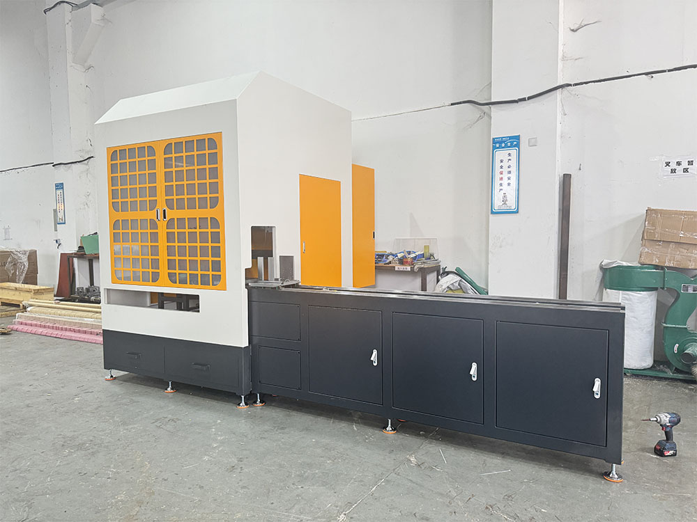 五軸聯動三維角度鋸